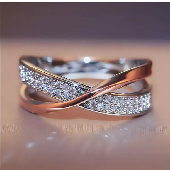 New Women’s Two Tone 925 Silver Diamond Ring - Picture 5 of 6